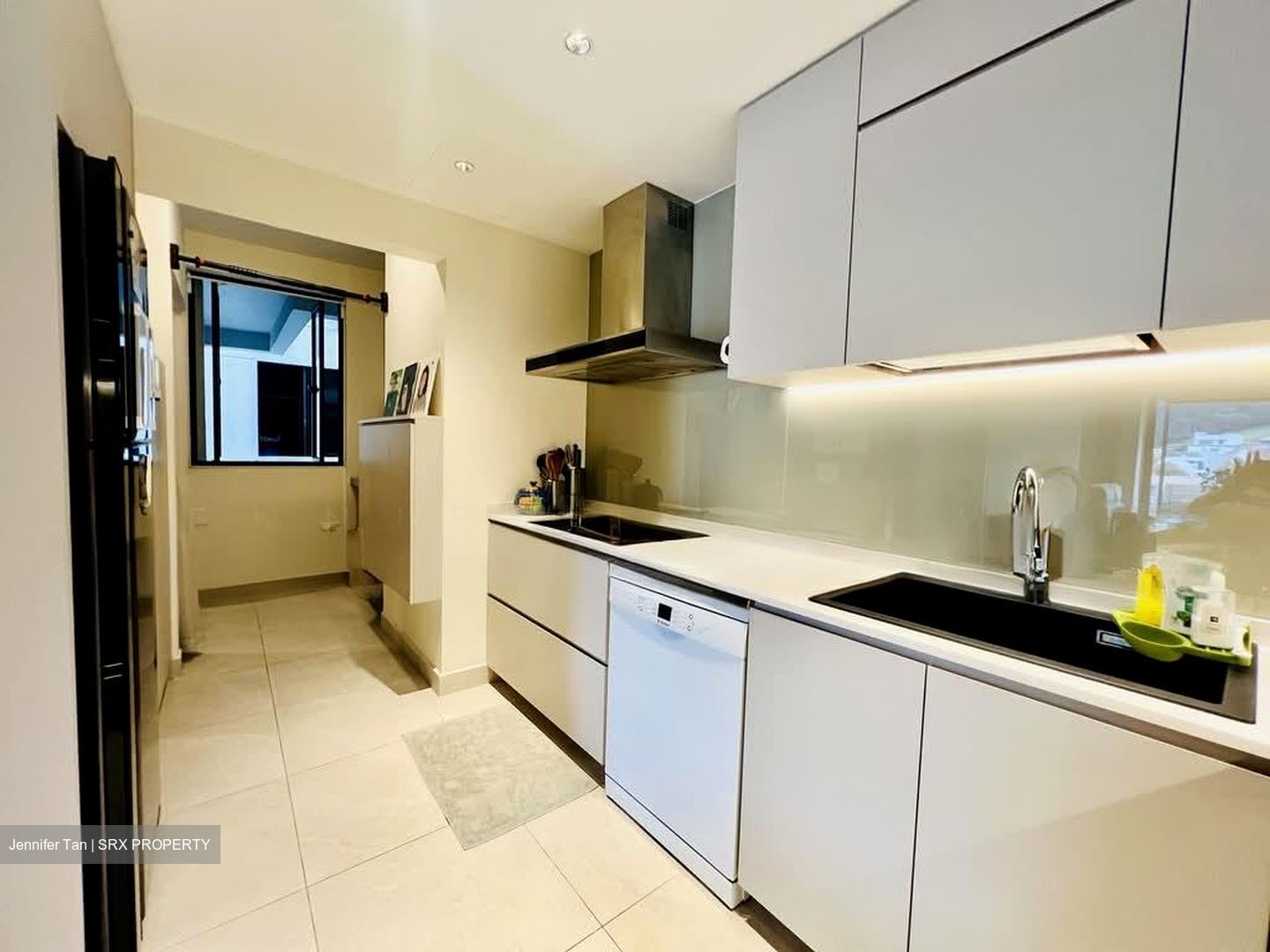 Hilltop Grove (D23), Condominium #601114211